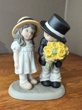 Pretty As A Picture~Boy and Girl with a Yellow Bouquet of Flowers 🌼